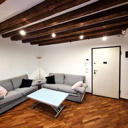 Magnifico Appartamento Ristrutturato Milano Exterior foto