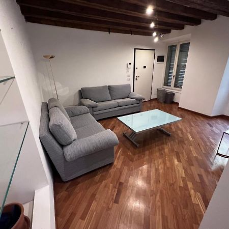 Magnifico Appartamento Ristrutturato Milano Exterior foto