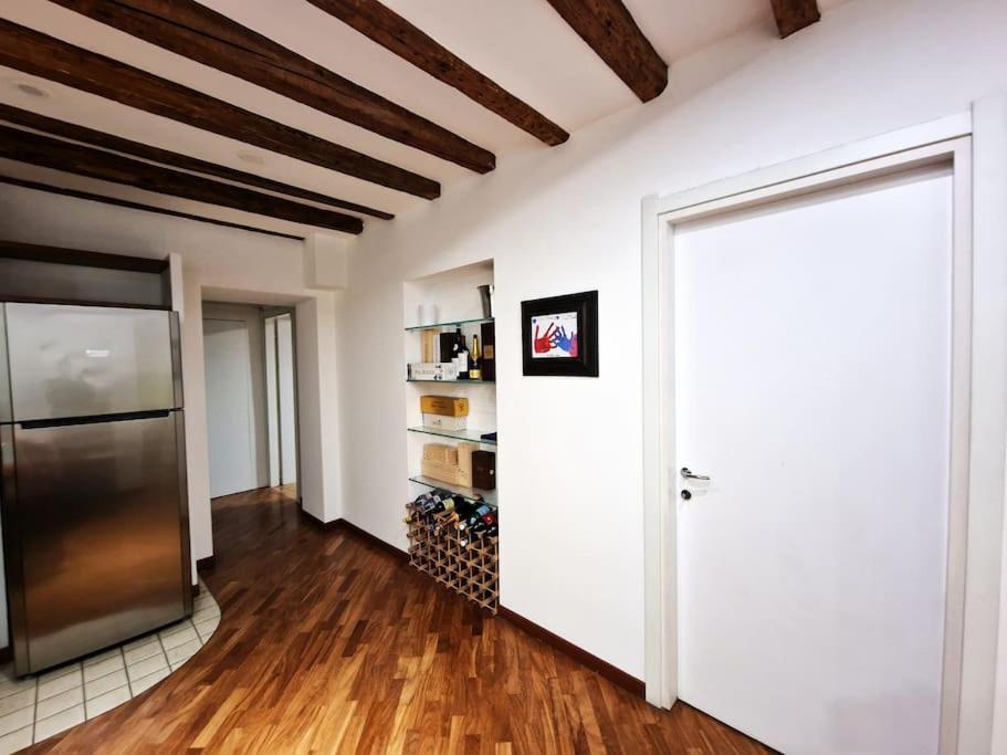 Magnifico Appartamento Ristrutturato Milano Exterior foto