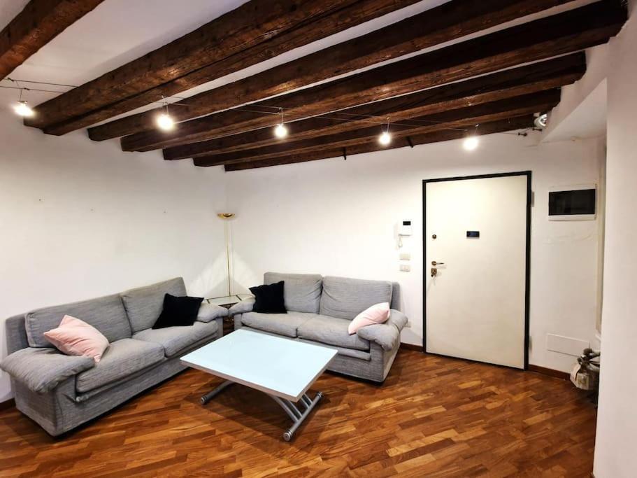 Magnifico Appartamento Ristrutturato Milano Exterior foto